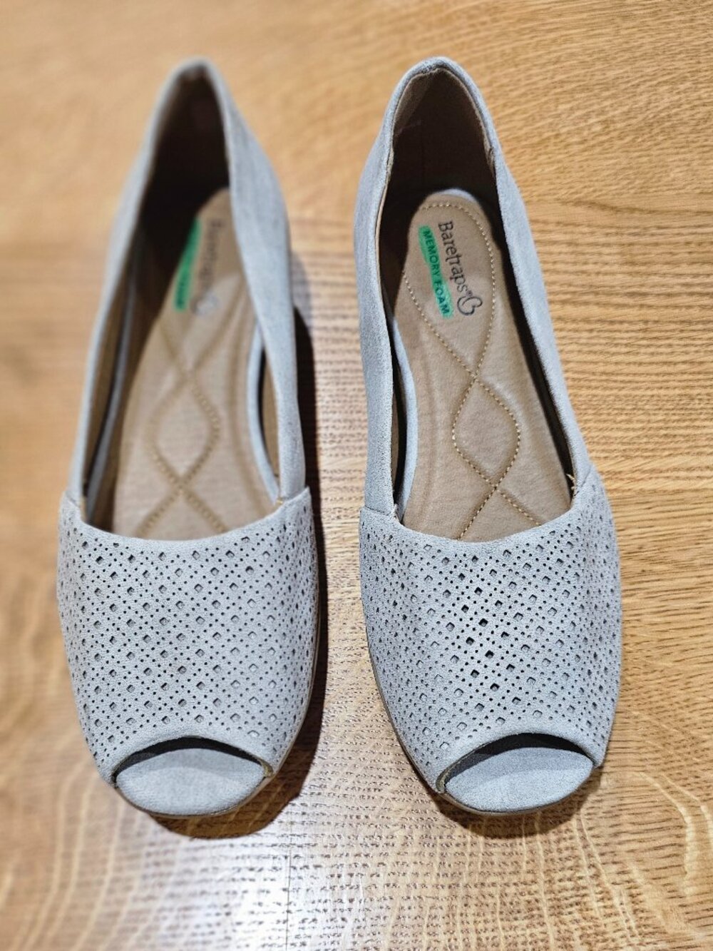 Baretraps Jesse Women’s 8M Beige Taupe Memory Foam Peep Toe Flats